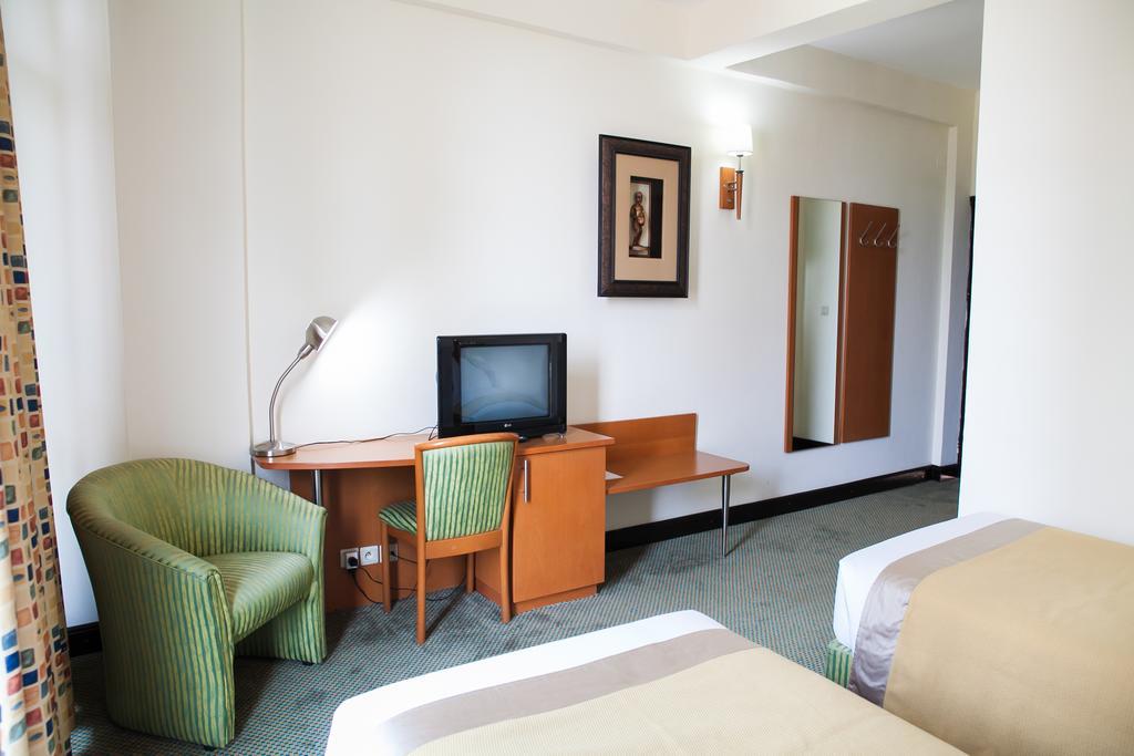 Gorillas City Centre Hotel Kigali Bagian luar foto