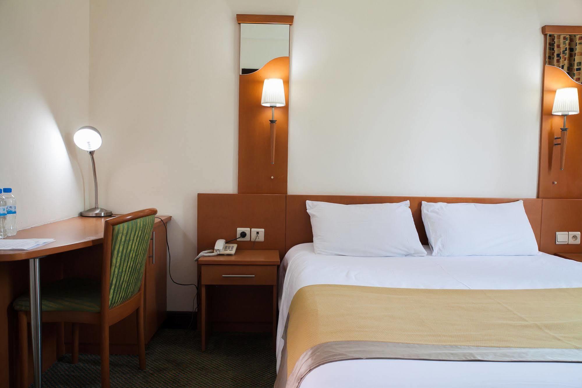 Gorillas City Centre Hotel Kigali Bagian luar foto